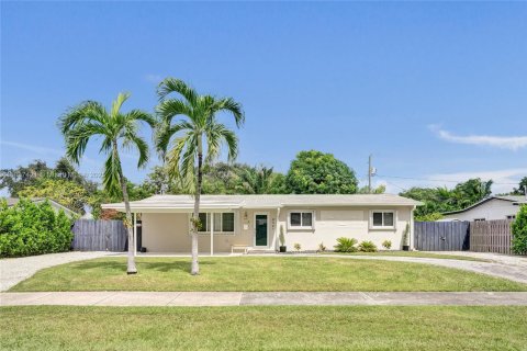 House in Cutler Bay, Florida 3 bedrooms, 130.43 sq.m. № 1945131 - photo 2