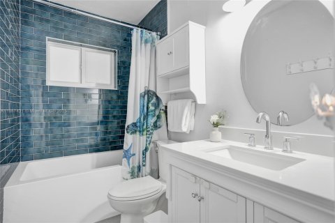 House in Cutler Bay, Florida 3 bedrooms, 130.43 sq.m. № 1945131 - photo 22