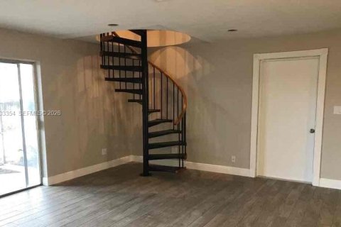 Casa en alquiler en West Palm Beach, Florida, 4 dormitorios, 213.86 m2 № 2066533 - foto 3