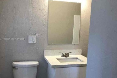 Casa en alquiler en West Palm Beach, Florida, 4 dormitorios, 213.86 m2 № 2066533 - foto 12