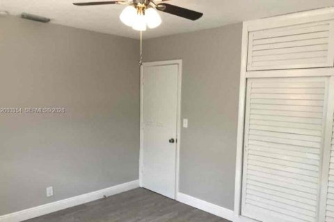 Casa en alquiler en West Palm Beach, Florida, 4 dormitorios, 213.86 m2 № 2066533 - foto 7