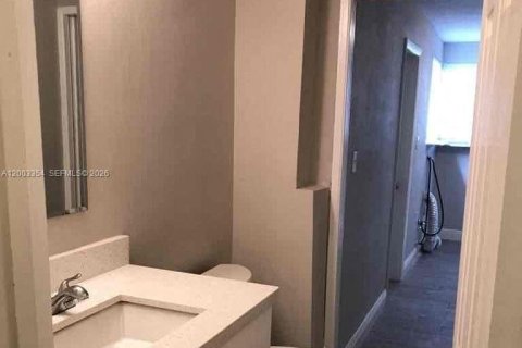 Casa en alquiler en West Palm Beach, Florida, 4 dormitorios, 213.86 m2 № 2066533 - foto 11