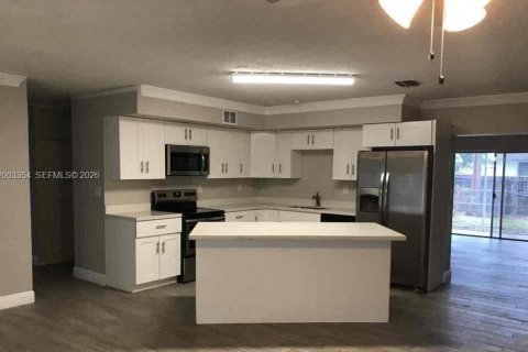 Casa en alquiler en West Palm Beach, Florida, 4 dormitorios, 213.86 m2 № 2066533 - foto 5