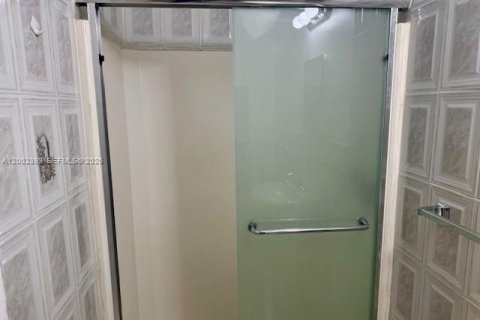 House in Miramar, Florida 4 bedrooms № 2066294 - photo 27