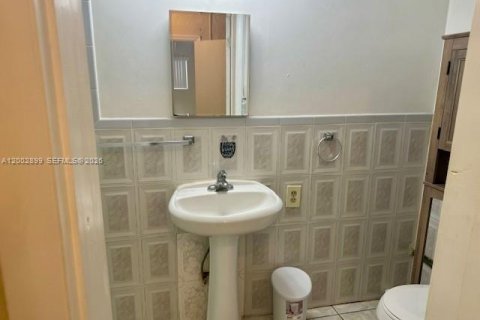 House in Miramar, Florida 4 bedrooms № 2066294 - photo 28