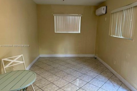 House in Miramar, Florida 4 bedrooms № 2066294 - photo 21