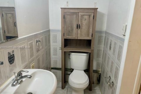 House in Miramar, Florida 4 bedrooms № 2066294 - photo 29