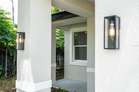 House in Orlando, Florida 4 bedrooms, 154.68 sq.m. № 1876262 - photo 2