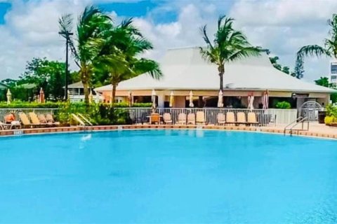 Condo in Deerfield Beach, Florida, 2 bedrooms  № 1736069 - photo 10