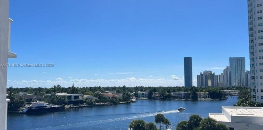 Condo à Aventura, Floride, 2 chambres № 1698600