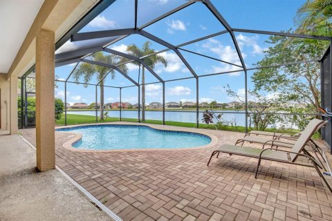 Villa ou maison à louer à Riverview, Floride: 5 chambres, 320.79 m2 № 2389324 - photo 3