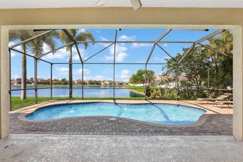 Villa ou maison à louer à Riverview, Floride: 5 chambres, 320.79 m2 № 2389324 - photo 21