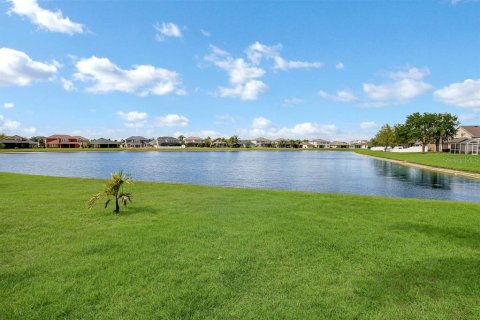 Villa ou maison à louer à Riverview, Floride: 5 chambres, 320.79 m2 № 2389324 - photo 2