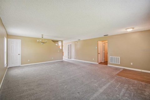 House in Orlando, Florida 5 bedrooms, 280.56 sq.m. № 2354537 - photo 7