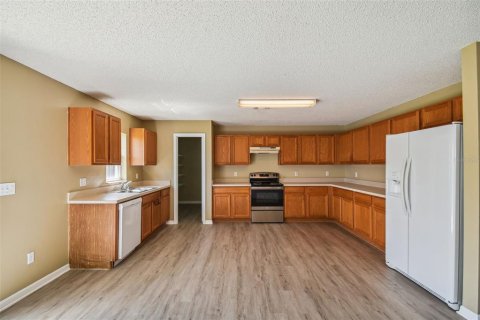 House in Orlando, Florida 5 bedrooms, 280.56 sq.m. № 2354537 - photo 24