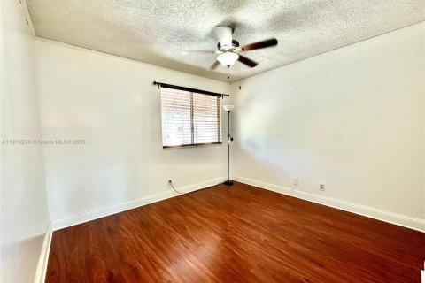 Townhouse in Deerfield Beach, Florida 2 bedrooms, 134.34 sq.m. № 1777829 - photo 30