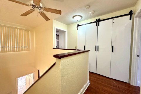 Townhouse in Deerfield Beach, Florida 2 bedrooms, 134.34 sq.m. № 1777829 - photo 28