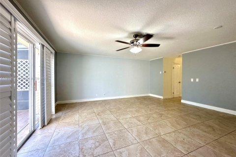 Townhouse in Deerfield Beach, Florida 2 bedrooms, 134.34 sq.m. № 1777829 - photo 20