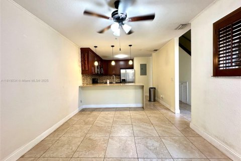 Townhouse in Deerfield Beach, Florida 2 bedrooms, 134.34 sq.m. № 1777829 - photo 12