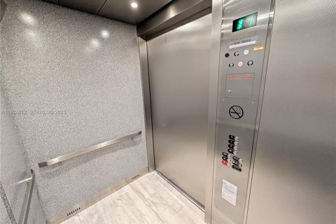 Condominio en venta en Pembroke Pines, Florida, 2 dormitorios, 96.99 m2 № 1983073 - foto 13