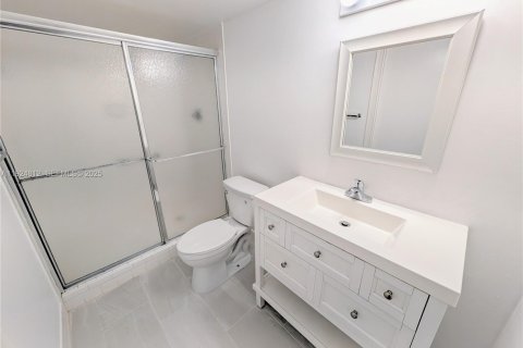 Condominio en venta en Pembroke Pines, Florida, 2 dormitorios, 96.99 m2 № 1983073 - foto 12