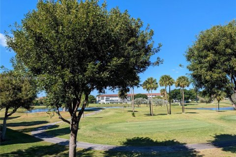 Condominio en venta en Pembroke Pines, Florida, 2 dormitorios, 96.99 m2 № 1983073 - foto 9