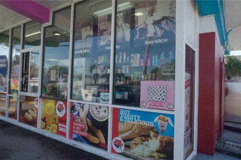 Commercial property in Miami, Florida № 1729312 - photo 30