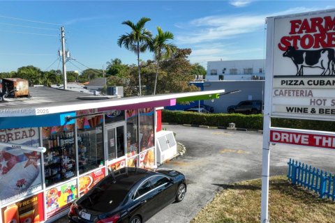 Commercial property in Miami, Florida № 1729312 - photo 7