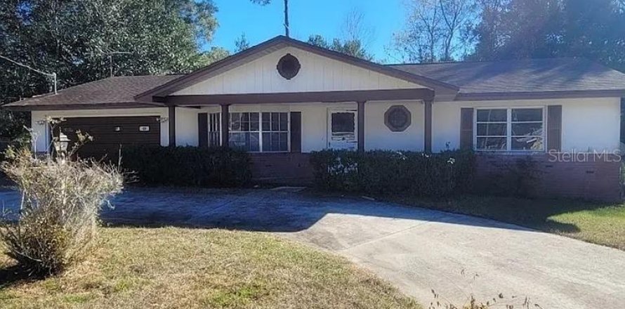House in Inverness, Florida 2 bedrooms, 166.48 sq.m. № 1879049