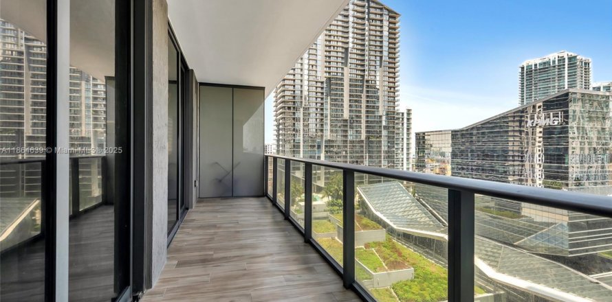 Condominio en Miami, Florida, 1 dormitorio № 1892769