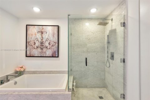 Condominio en venta en Miami, Florida, 1 dormitorio, 78.87 m2 № 1892769 - foto 15