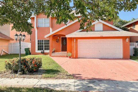 House in Pembroke Pines, Florida 4 bedrooms, 196.4 sq.m. № 1874546 - photo 30