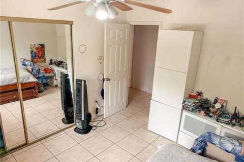 House in Pembroke Pines, Florida 4 bedrooms, 196.4 sq.m. № 1874546 - photo 9