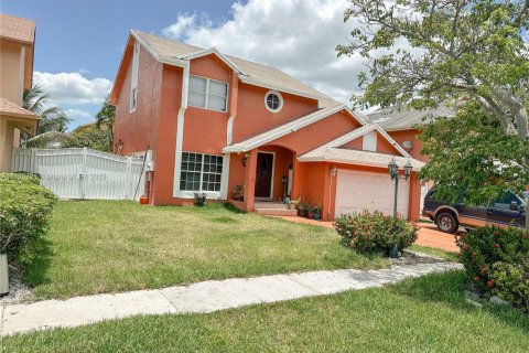 House in Pembroke Pines, Florida 4 bedrooms, 196.4 sq.m. № 1874546 - photo 13
