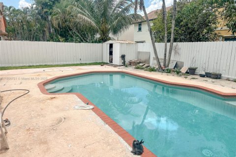 House in Pembroke Pines, Florida 4 bedrooms, 196.4 sq.m. № 1874546 - photo 12