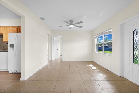House in Oakland Park, Florida 3 bedrooms, 92.62 sq.m. № 2081928 - photo 8