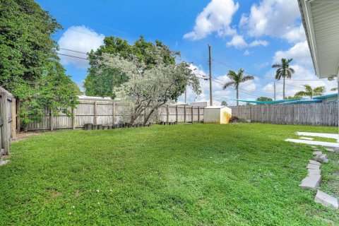 House in Oakland Park, Florida 3 bedrooms, 92.62 sq.m. № 2081928 - photo 4