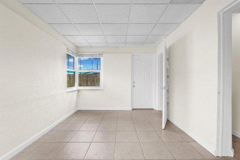 House in Oakland Park, Florida 3 bedrooms, 92.62 sq.m. № 2081928 - photo 27