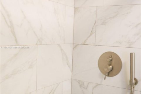 Touwnhouse à louer à Miami, Floride: 3 chambres, 175.59 m2 № 2001233 - photo 28