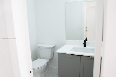 Touwnhouse à louer à Miami, Floride: 3 chambres, 175.59 m2 № 2001233 - photo 11