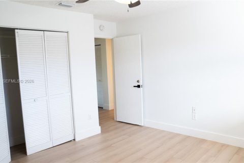 Touwnhouse à louer à Miami, Floride: 3 chambres, 175.59 m2 № 2001233 - photo 17