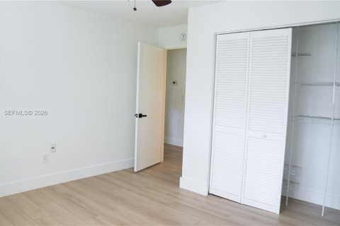 Touwnhouse à louer à Miami, Floride: 3 chambres, 175.59 m2 № 2001233 - photo 24