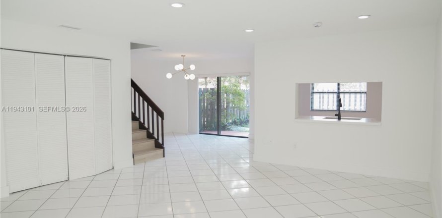 Touwnhouse à Miami, Floride 3 chambres, 175.59 m2 № 2001233