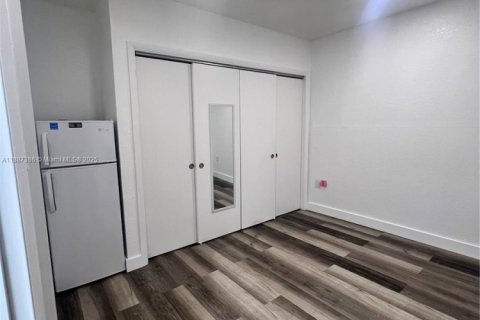 Commercial property in Miami, Florida 1 bedroom, 135.73 sq.m. № 1941679 - photo 6