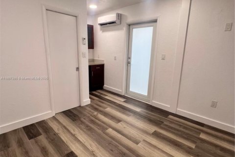 Commercial property in Miami, Florida 1 bedroom, 135.73 sq.m. № 1941679 - photo 17