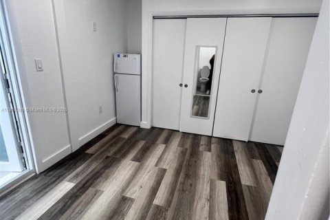 Commercial property in Miami, Florida 1 bedroom, 135.73 sq.m. № 1941679 - photo 11