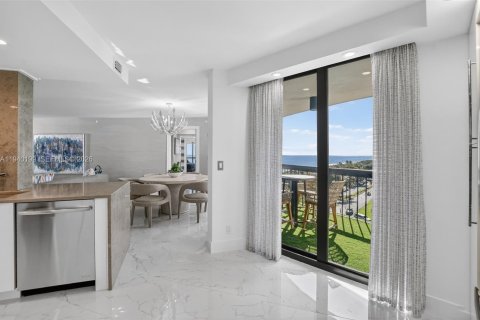 Купить кондоминиум в Бока-Ратон, Флорида 2 спальни, 175.77м2, № 2001619 - фото 21