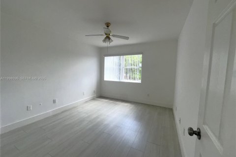 Copropriété à louer à Miami, Floride: 1 chambre, 75.07 m2 № 2063312 - photo 8