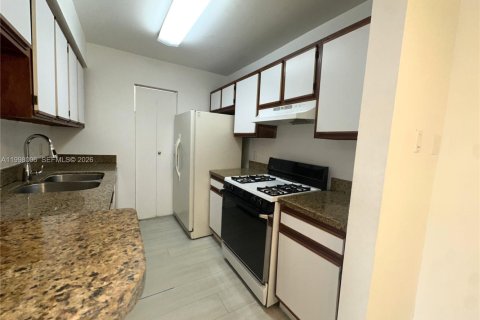 Copropriété à louer à Miami, Floride: 1 chambre, 75.07 m2 № 2063312 - photo 3