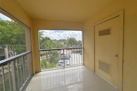 Copropriété à louer à Miami, Floride: 1 chambre, 75.07 m2 № 2063312 - photo 7